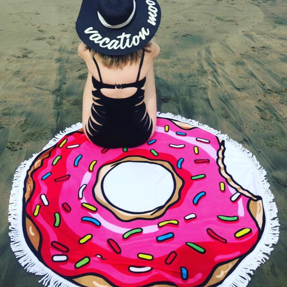 Donut Beach Blanket 🍩 🏝 - Picture 4 of 4